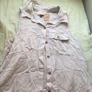 🐚 5/$25 Striped white sleeveless button up blouse